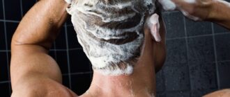 6 простих способів лікування сухого волосся для чоловіків