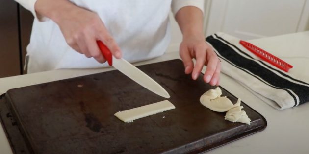 Як зробити сережки з солоного тіста